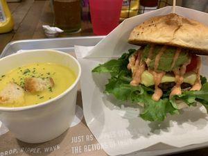 Ripple a Cheeseburger  at Ain Soph.Ripple Kabukicho in Tokyo