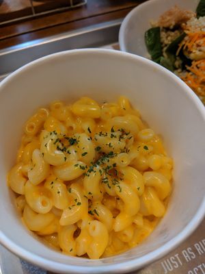 vegan mac & cheese at Ain Soph.Ripple Kabukicho in Tokyo