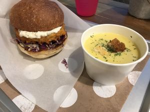 „Fried chicken“ burger with corn soup at Ain Soph.Ripple Kabukicho in Tokyo