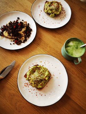 Avocadotoast at Paper Plane in Nice