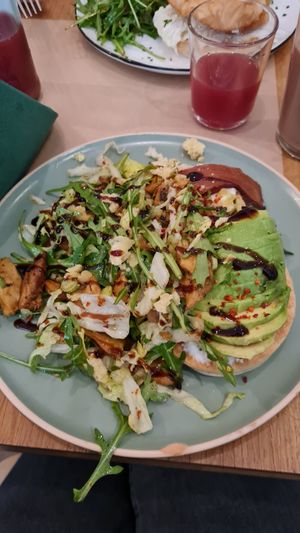 Pancake salé au bacon + émincés vg, excellent ! at Paper Plane in Nice