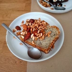 Cake au citron et pavot 🍋 at Paper Plane in Nice