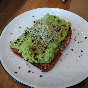 Avo toast at Paper Plane in Nice