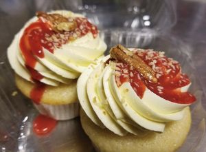 cupcakes at Organically Twisted in Naples