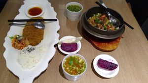 Our order at MíngYuán SùShí Fāng 明園素食坊 in Hualien