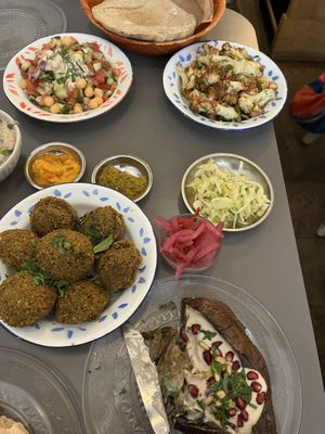 Vegan taster menu with cauliflower   at D&A Hummus Bistro - Westerstraat in Amsterdam