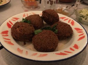 Falafel and Tahini at D&A Hummus Bistro - Westerstraat in Amsterdam