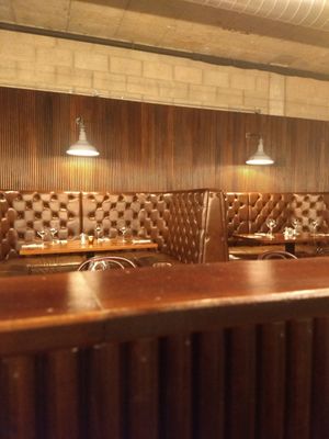 Restaurant at Uluru in Armagh