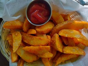 Aaron's basket of fries at Veg Cafe in Sacramento