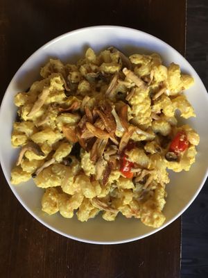 creamy garlic pasta at Veg Cafe in Sacramento