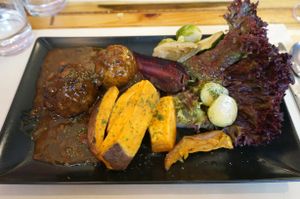 "Meatballs" with Liege sauce at Le Petit Pressoir in Liege