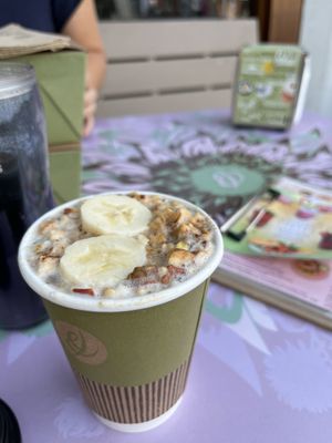 Porridge takeaway   at Bagels & Beans in Nieuwegein