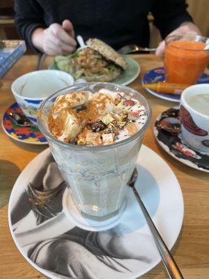 Porridge pleasure   at Bagels & Beans - Schouwburgplein in Rotterdam