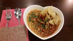 mee siam at De Loving Heart in 