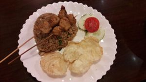 fried rice with satay at De Loving Heart in 