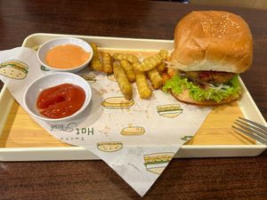 Soggy burger (new menu) at De Loving Heart in 