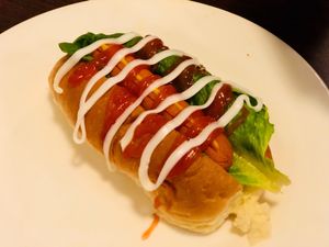 Hotdog at De Loving Heart in 