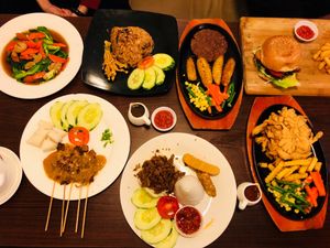 All the dishes we tried. Not the best experience :( at De Loving Heart in 