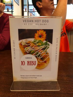 The hotdog at De Loving Heart in 