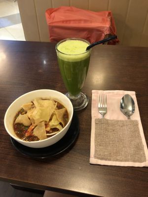Mee Siam and detox juice at De Loving Heart in 