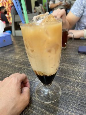 ES teh 3 layers- brown sugar, milk and tea #Veganuary at Vege Restoran 素食館 in Batam