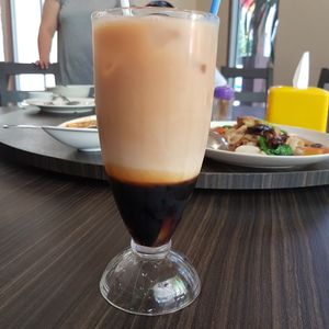 3 layers Tea, 三色奶茶 at Vege Restoran 素食館 in Batam