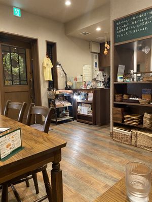 inside   at Shojin Cafe Foi - Nishikuginukicho in Wakayama