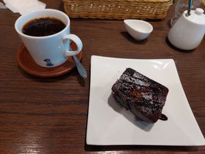 Chocolate cake and coffee at Shojin Cafe Foi - Nishikuginukicho in Wakayama