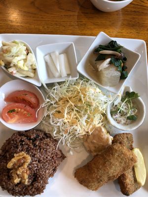 Fish set at Shojin Cafe Foi - Nishikuginukicho in Wakayama