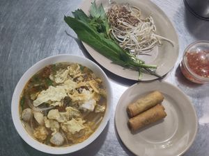 avoid the fried spring rolls. Hue beef vermicelli soup is not really special at Bach Thao in Can Tho