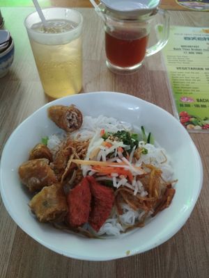 Kim Tien spring rolls vermicelli noodles salad at Bach Thao in Can Tho