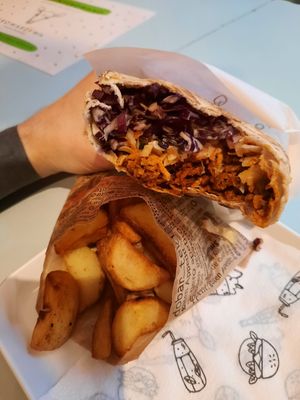 Polish kebab and potato wedges at Krowarzywa in Krakow