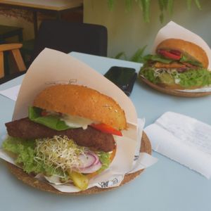 Seitanex and Tofu burgers at Krowarzywa in Krakow