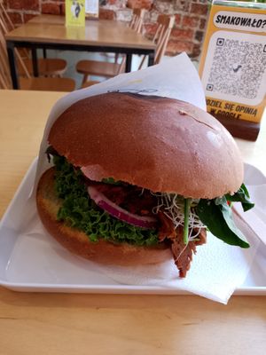 Vegan PASTRAMI bun at Krowarzywa in Krakow