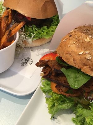 Beyond Meat burger and seitan burger at Krowarzywa in Krakow