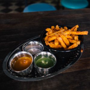 Sweet potato fries with house sauces Skhug and Amba
Photo: Mio Sallanto at Falafelbaren - Hornsgatan in Stockholm