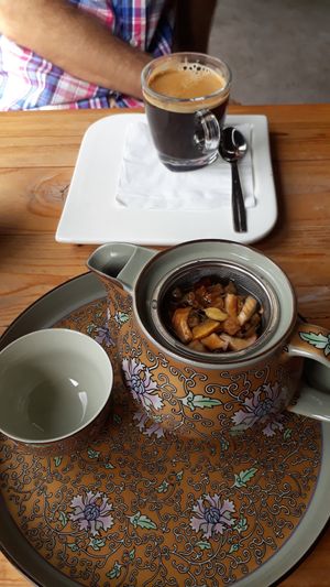 Blended tea mix and black coffee at Lek Shop Organic in Koh Phangan