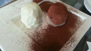 chocolate balls at Lek Shop Organic in Koh Phangan