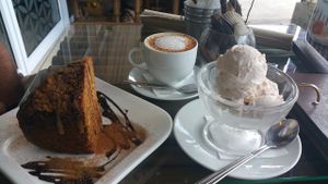 Breakfast at Lek Shop Organic in Koh Phangan