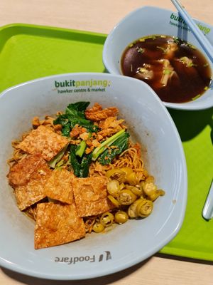 Wanton noodle dry ~ 10/5/22 at Dong Shun Vegetarian 東顺素食 in West Singapore