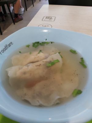 3 dumplings given in radish soup  at Dong Shun Vegetarian 東顺素食 in West Singapore