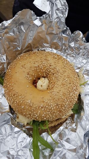 Bagle met hummus at Bagels & Beans in Arnhem