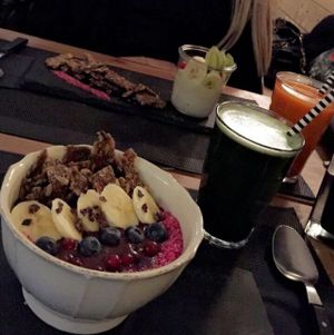 acai bowl and the coconut yoghurt with green supreme and royal highness juices at Zest for Life in Amsterdam