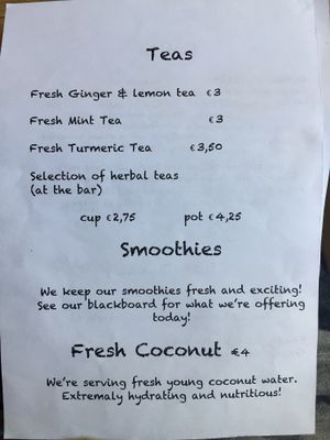 Teas, smoothies and coconut water at Zest for Life in Amsterdam