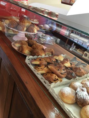 Facturas 🤤 at Sablee Pasteleria Vegana in Buenos Aires