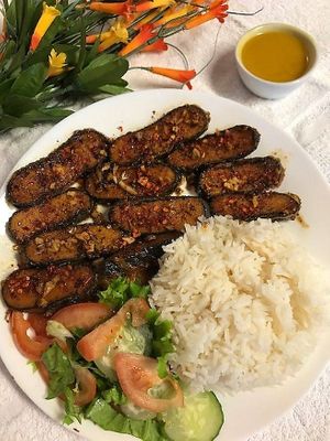 ***TOP 10 
Undersea Dinner  

Vegan salmon fish, vegan fish sauce, ginger, garlic, tomato, cucumber, lettuce. Served with special sauce. at Loving Vegan Market & Cuisine in Winter Park