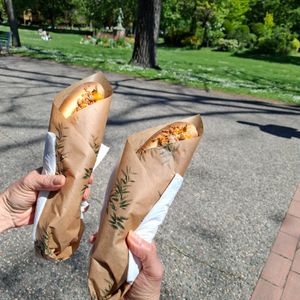 🌭 Garniture : chutney butternut et noisettes at Velo Vege Food Bike in Toulouse