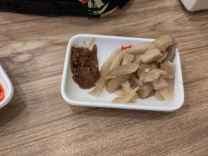 Homemade chilli paste and pickles at Quán Zhēn SùShí 全真素食 in Taipei