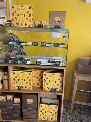 Counter  at Ara Chocolat in Paris