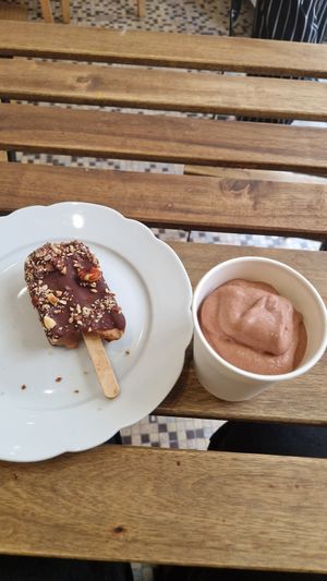 Bâtonnet chocolat noisette et frappé chcolat at Ara Chocolat in Paris
